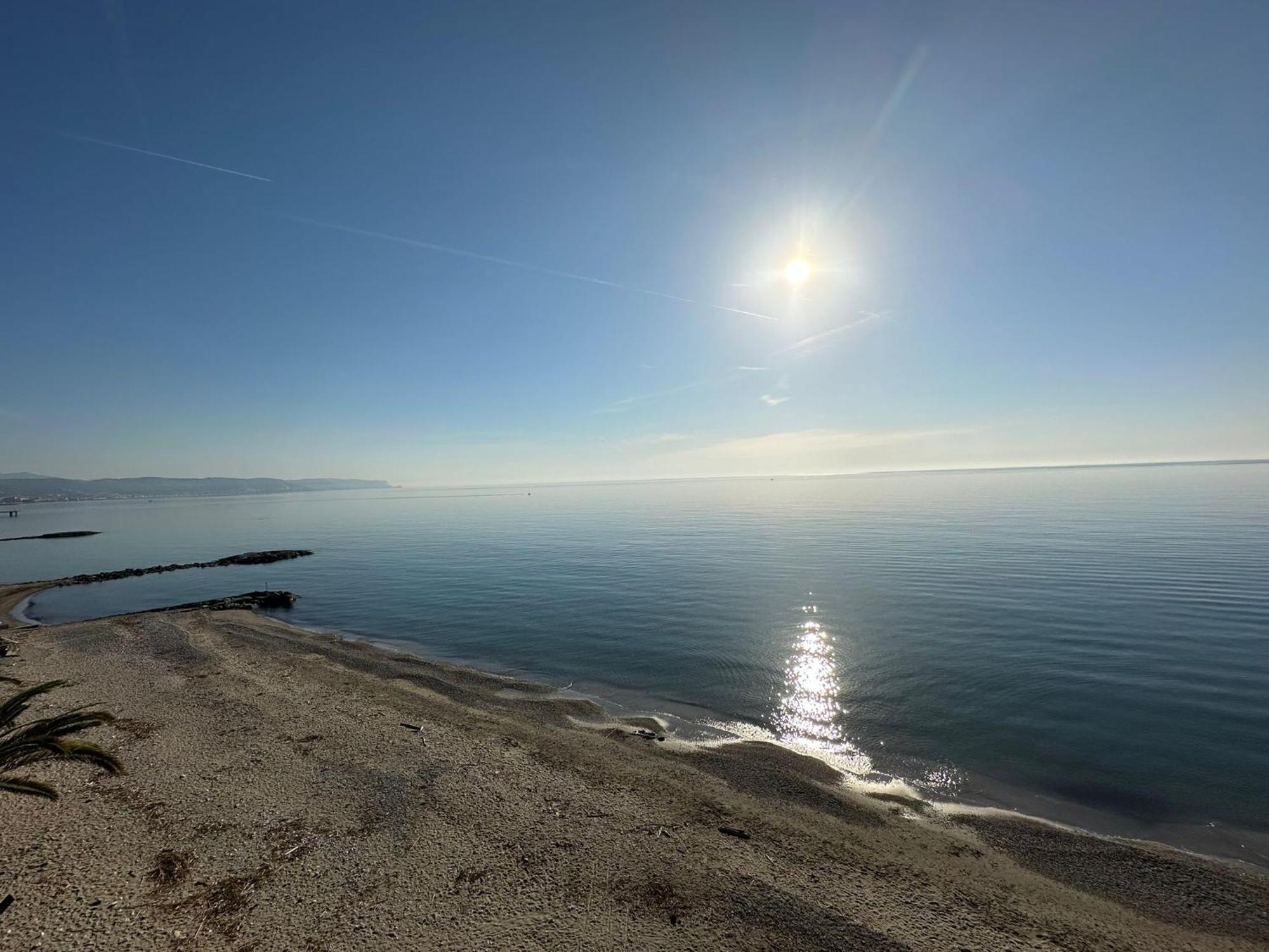 "Maison Mare" Fronte Spiaggia Ceriale Exterior foto