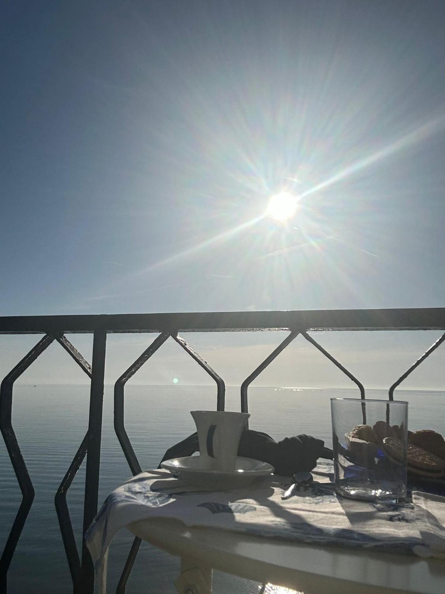 "Maison Mare" Fronte Spiaggia Ceriale Exterior foto