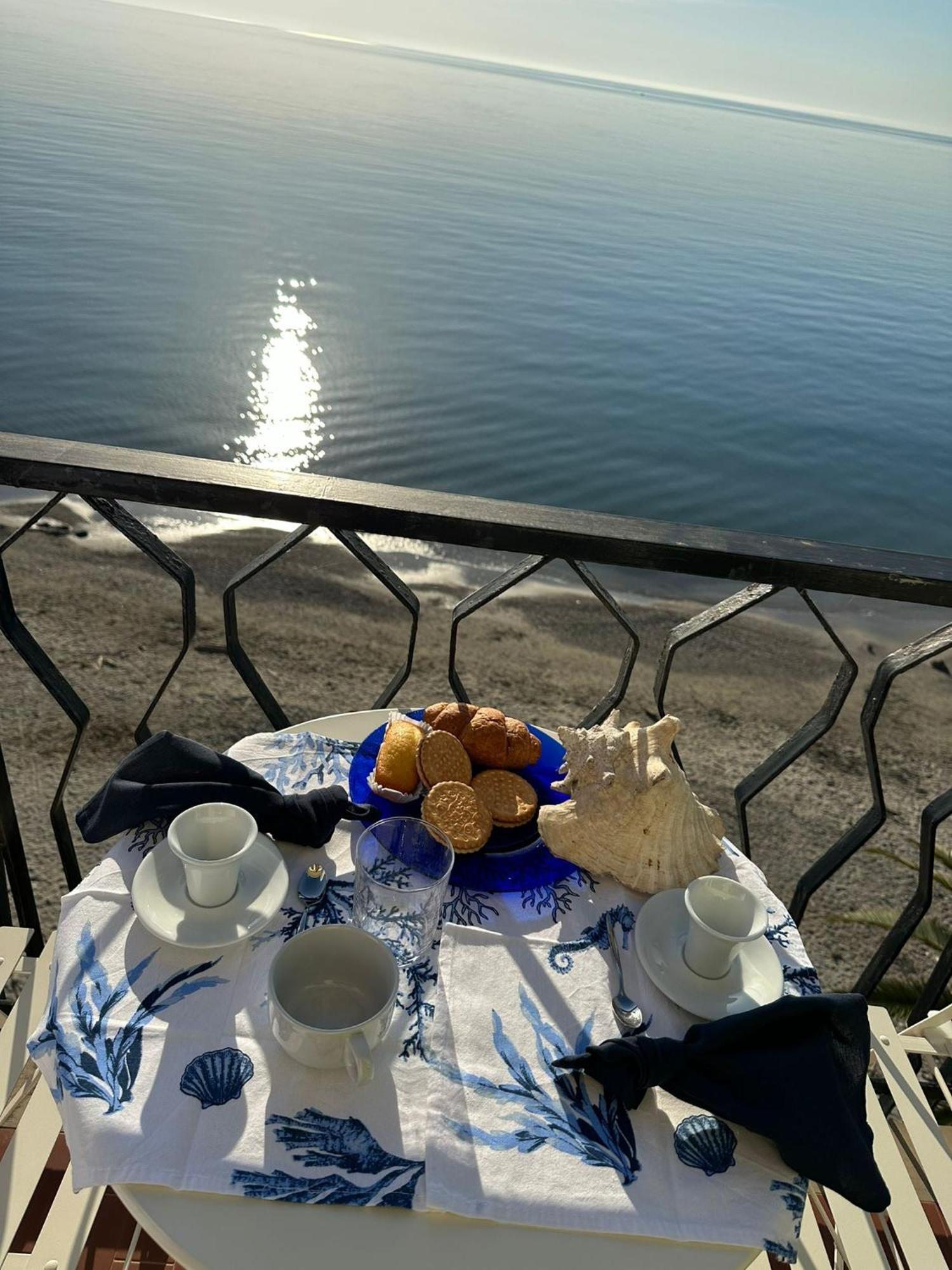 "Maison Mare" Fronte Spiaggia Ceriale Exterior foto